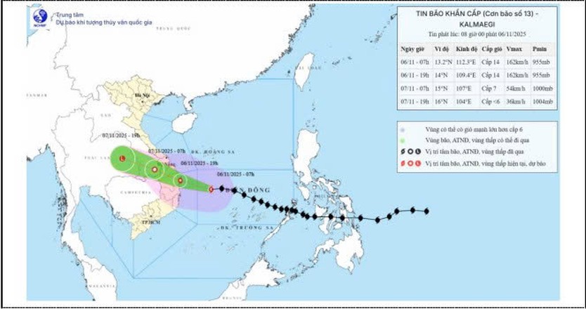 Bão số 13 tiến sát: gió giật cấp 17, sóng cao tới 10 m đe dọa ven biển miền Trung- Ảnh 1.