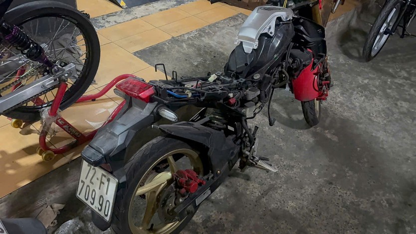 TP. Hồ Chí Minh: Đột kích lò "độ chế" xe quy mô lớn ở Dĩ An - Ảnh 4.