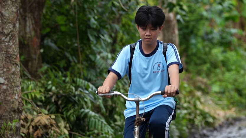 Văn Tính: Cha em mất một tay, mẹ qua đời sau 10 ngày sinh em trai - Mái ấm gia đình Việt - Ảnh 6.