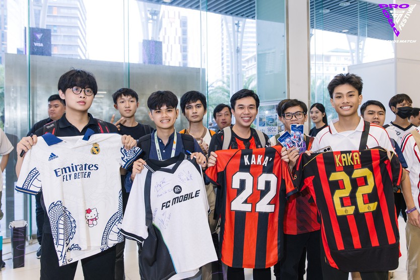 NewZround: Huyền thoại Kaká dẫn dắt đội hình các danh thủ Việt Nam tại Legends Match - Ảnh 6.