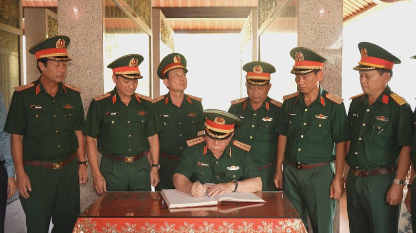 Đại tướng Nguyễn Trọng Nghĩa tưởng nhớ các liệt sĩ Quân đoàn 34- Ảnh 2.