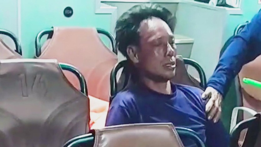 Hàng ngàn người dân Lý Sơn đón ba ngư dân trở về sau hành trình thoát chết kỳ diệu trên biển- Ảnh 5.