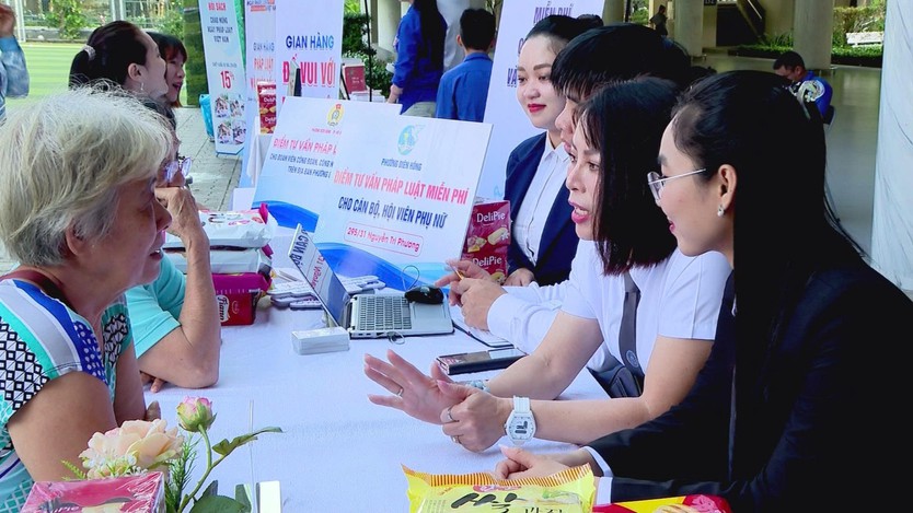 TP. Hồ Chí Minh: Đa dạng hình thức tuyên truyền pháp luật tại phường Diên Hồng- Ảnh 3.