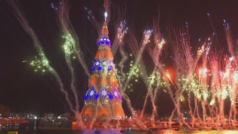 Brazil: Khánh thành cây thông Noel nổi - Ảnh 2.