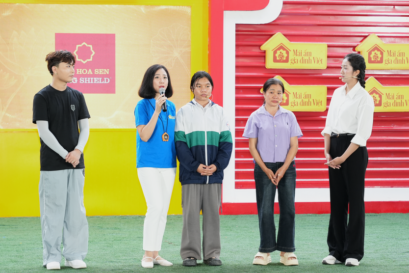 Em Hòa vượt nghịch cảnh, chăm mẹ và anh trai bệnh tâm thần - Mái ấm gia đình Việt- Ảnh 12.