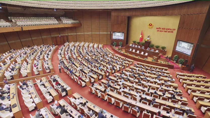 Thời sự HTV ngày 10/12/2025 | Quốc hội thông qua Luật Báo chí (sửa đổi)  - Ảnh 1.