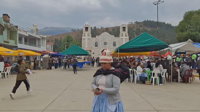 Peru: Cuộc thi thời trang cho... chuột lang - Ảnh 8.