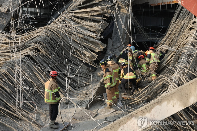 Sập công trình thư viện tại Gwangju, Hàn Quốc - Ảnh 2.
