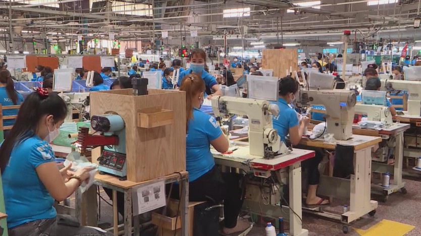 Thi đua yêu nước lan tỏa sáng kiến, đóng góp hơn 100 nghìn tỷ đồng cho đất nước- Ảnh 2.