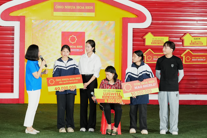 Hoa hậu Trúc Linh xót xa người mẹ gù lưng đi 60km làm giúp việc nuôi gia đình- Ảnh 2.