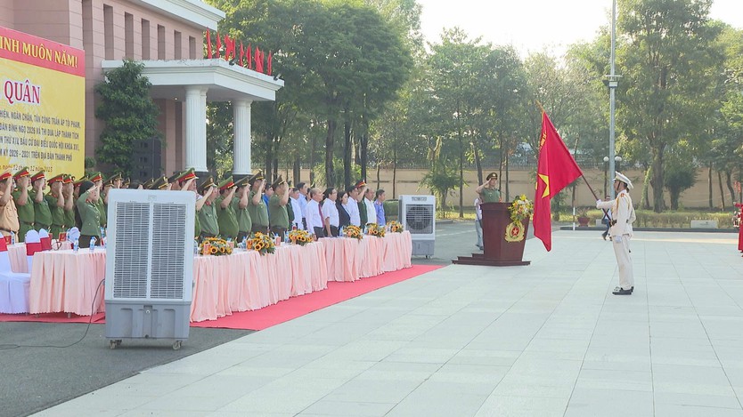 Công an TP. Hồ Chí Minh ra quân đảm bảo an ninh trật tự dịp Tết Nguyên đán- Ảnh 2.