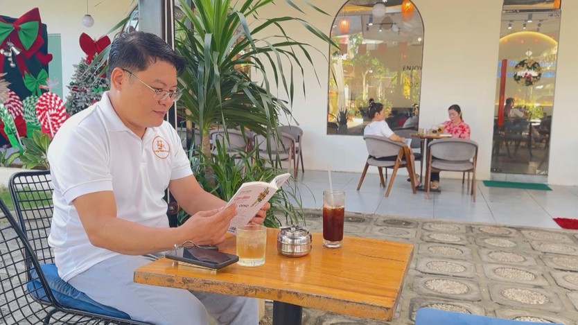 “Tủ sách cà phê”: Đưa sách đến gần hơn với đời sống người dân- Ảnh 5.