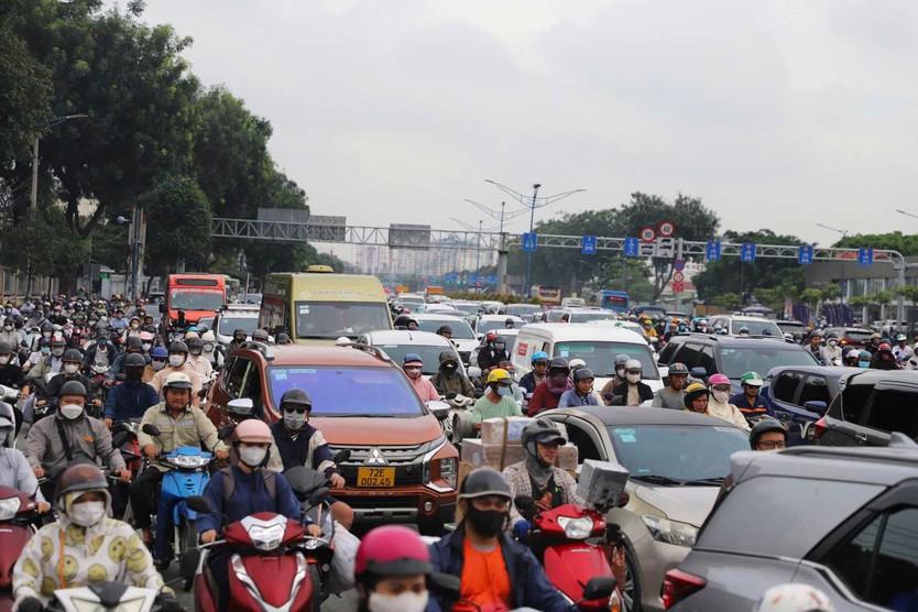 TP. Hồ Chí Minh sắp xây hàng loạt đường trên cao giải cứu kẹt xe cửa ngõ- Ảnh 2.