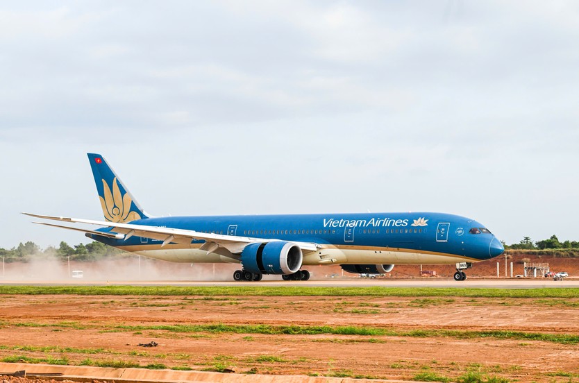 Boeing 787-9 của Vietnam Airlines thực hiện chuyến bay kỹ thuật đầu tiên đến sân bay Long Thành - Ảnh 1.