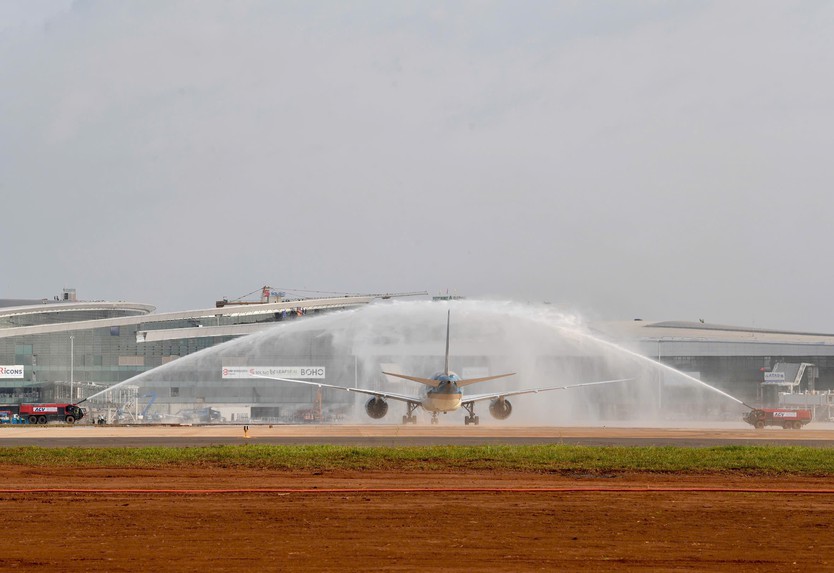 Boeing 787-9 của Vietnam Airlines thực hiện chuyến bay kỹ thuật đầu tiên đến sân bay Long Thành - Ảnh 2.