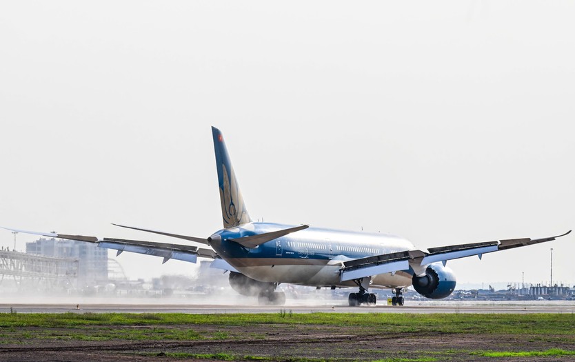 Boeing 787-9 của Vietnam Airlines thực hiện chuyến bay kỹ thuật đầu tiên đến sân bay Long Thành - Ảnh 3.