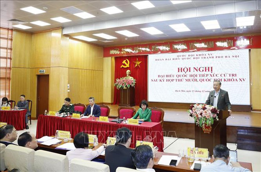 Tổng Bí thư Tô Lâm tiếp xúc cử tri Hà Nội sau Kỳ họp thứ 10, Quốc hội khóa XV- Ảnh 7.