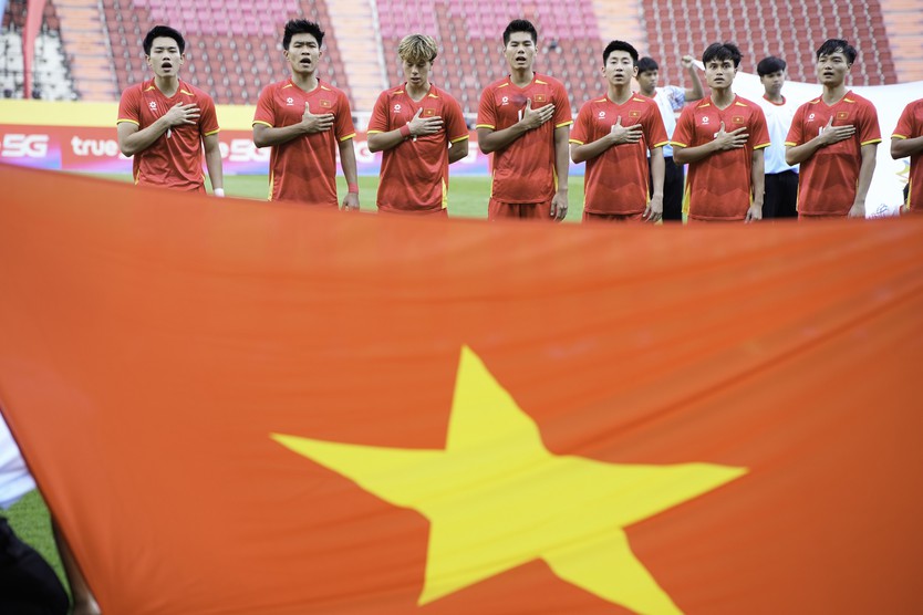 SEA Games 33: Bán kết bóng đá nam - Khán giả Việt bùng nổ cảm xúc trên sân Rajamangala  - Ảnh 7.