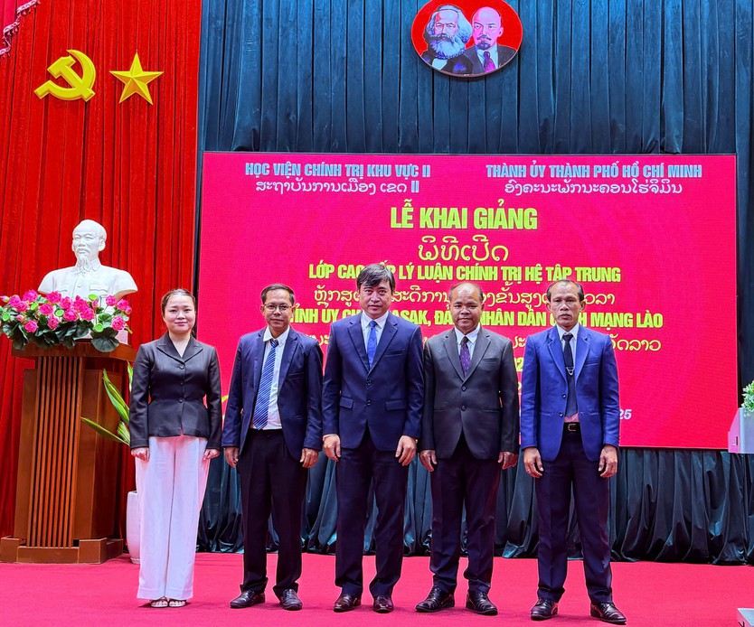 Khai giảng lớp cao cấp lý luận chính trị cho cán bộ Tỉnh ủy Champasak, Lào - Ảnh 1.