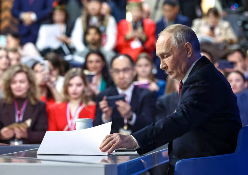 Ông Putin đối thoại trực tiếp với người dân Nga trong chương trình Tổng kết năm - Ảnh 3.