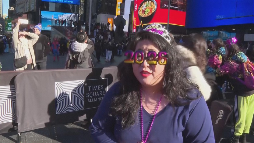 Quảng trường Times Square chuẩn bị lễ đón năm mới 2026 - Ảnh 1.