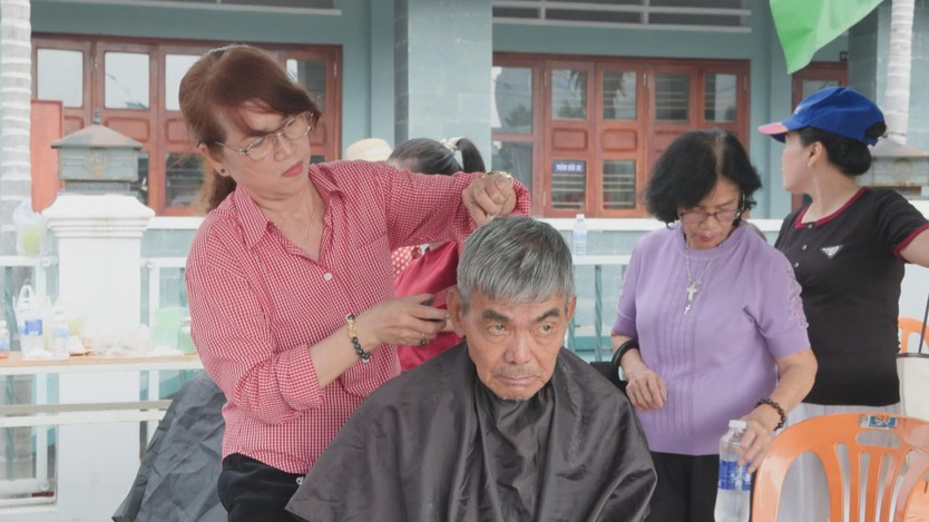 Sẻ chia, lan tỏa yêu thương dịp Giáng Sinh 2025- Ảnh 3.