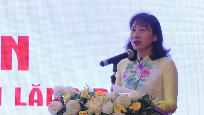 TP. Hồ Chí Minh trao tặng quà tới 130 đại biểu là người có công tiêu biểu - Ảnh 2.