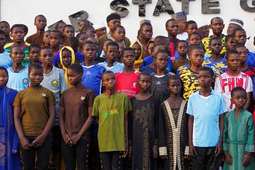 Bắt cóc ở Nigeria: Toàn bộ con tin trẻ em và giáo viên được trả tự do - Ảnh 1.