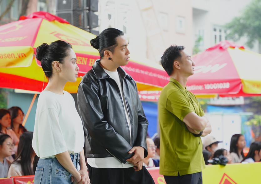 Thành Trung, Kiên Ứng, Kiều Anh nghẹn ngào vì các em nhỏ "Mái ấm gia đình Việt" - Ảnh 1.