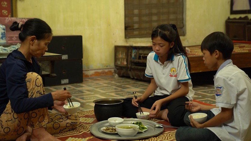 Bảo Ngọc: Ước mơ duy nhất là mua cho bà một bộ quần áo mới - Ảnh 2.
