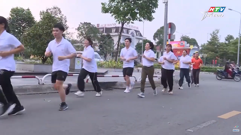 Những “Chiến binh áo trắng” của giải việt dã Chào Năm Mới 2026 Cúp HTV - Becamex - Ảnh 1.