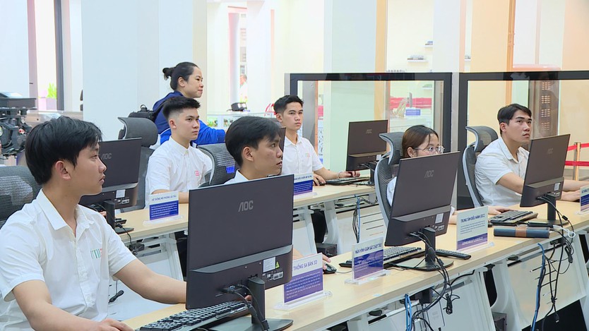 Đại học Giao thông vận tải TP. Hồ Chí Minh đưa vào vận hành phòng mô phỏng đường sắt tốc độ cao trị giá 50 tỷ đồng - Ảnh 3.