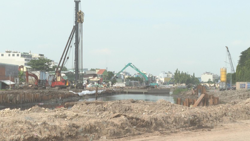 60 Giây ngày 27/12/2025 | Đến năm 2030, TP. Hồ Chí Minh sẽ chi hơn 156.000 tỷ đồng di dời 20.000 nhà ven kênh rạch - Ảnh 1.