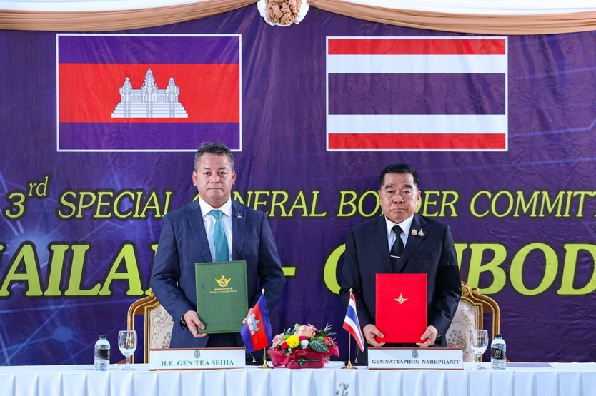 Thái Lan và Campuchia ký kết thỏa thuận ngừng bắn - Ảnh 2.