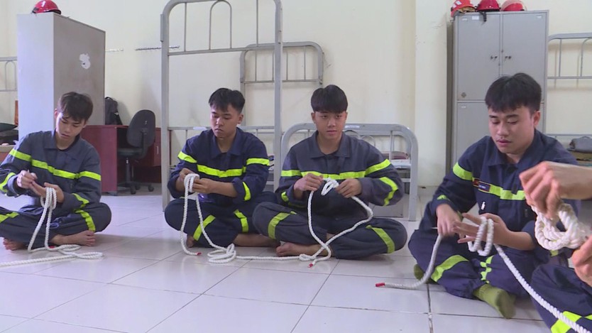 Công an TP. Hồ Chí Minh: dấn thân giữa gian khó, hiểm nguy vì yên bình nhân dân - Ảnh 3.