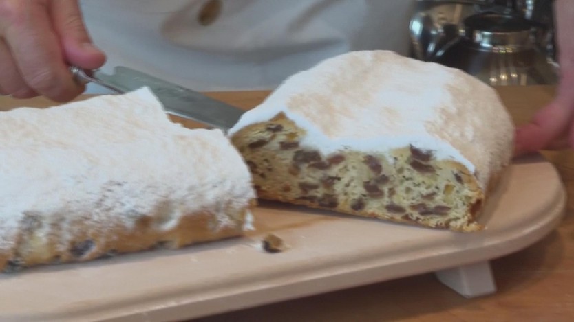 Bánh mỳ stollen truyền thống của Đức đắt khách- Ảnh 3.