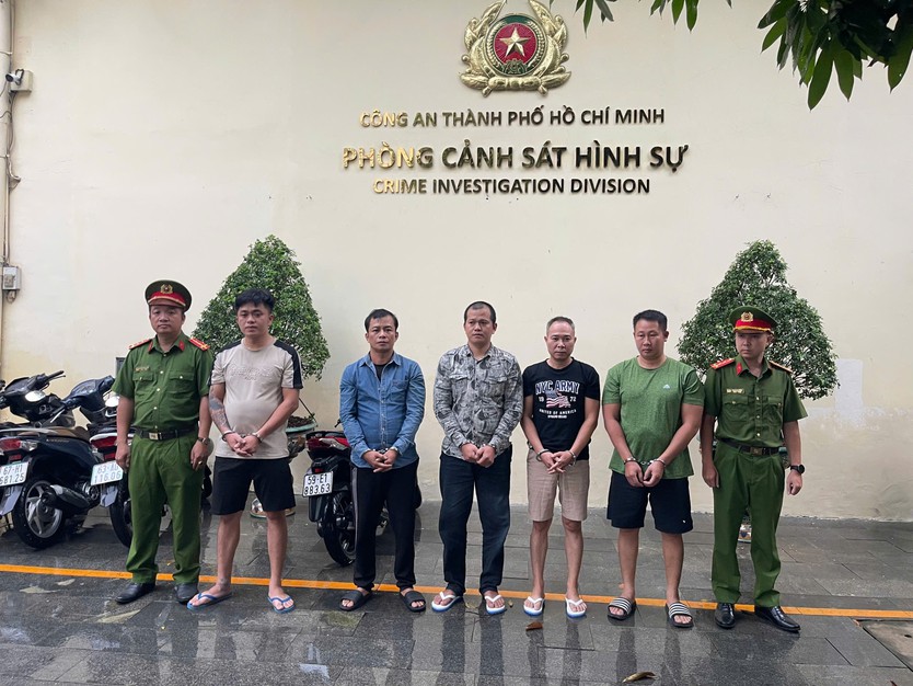Tiếp tục khởi tố 15 đối tượng liên quan đến hoạt động đòi nợ thuê núp bóng các doanh nghiệp mua bán nợ, bảo vệ, vệ sĩ. - Ảnh 1.