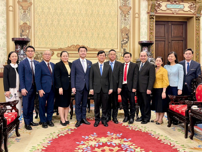 BÍ THƯ THÀNH ỦY TP. HỒ CHÍ MINH TRẦN LƯU QUANG  TIẾP THỨ TRƯỞNG BỘ ĐẤT ĐAI, HẠ TẦNG, GIAO THÔNG VÀ DU LỊCH NHẬT BẢN   - Ảnh 3.