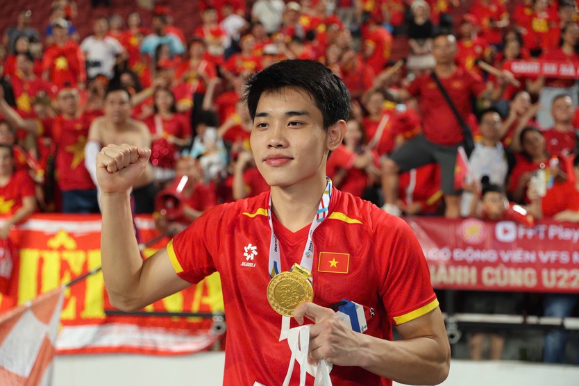 Nóng: Trịnh Thu Vinh tốp 1 VĐV tiêu biểu toàn quốc 2025, HLV Kim Sang-sik và U22 Việt Nam được vinh danh - Ảnh 5.