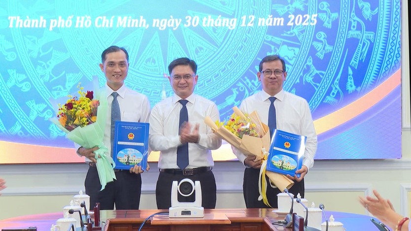 TP.HCM trao quyết định cán bộ cho 5 đồng chí lãnh đạo - Ảnh 3.