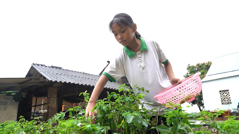 Chúc Ly mất cha từ nhỏ, mẹ bệnh nặng và ước mơ làm bác sĩ - Mái ấm gia đình Việt- Ảnh 8.