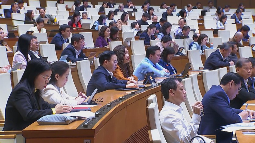 Thời sự HTV ngày 4/12/2025 | TP. Hồ Chí Minh nỗ lực đưa tiếng Anh trở thành ngôn ngữ thứ hai trong trường học- Ảnh 4.