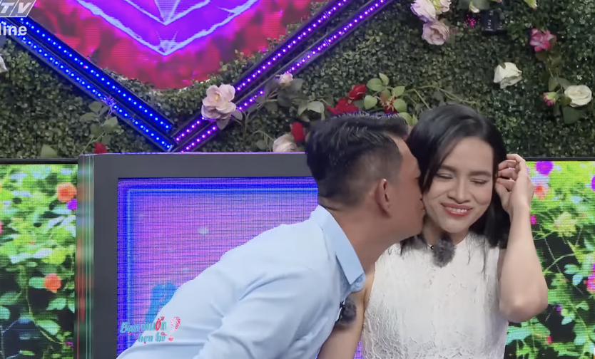 Bạn muốn hẹn hò: Cô gái tặng "nước mắm" cho nhà trai ngay lần đầu gặp mặt- Ảnh 4.