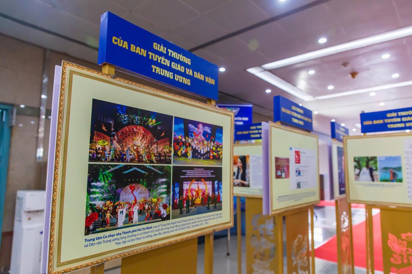 Tổng duyệt Lễ trao giải về học tập và làm theo tư tưởng, đạo đức, phong cách Hồ Chí Minh- Ảnh 9.