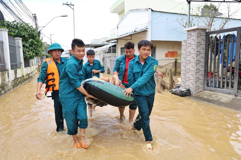 Khánh hòa: Nha Trang chạy lụt lần 4 do xả hồ chứa Am Chúa và Đắc Lộc - Ảnh 15.
