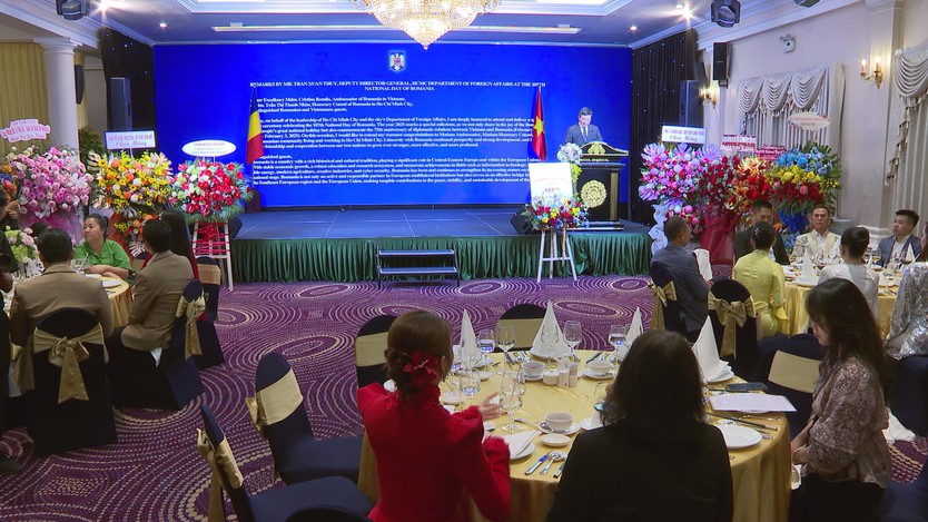Kỷ niệm 107 năm Quốc khánh Rumani - Ảnh 2.
