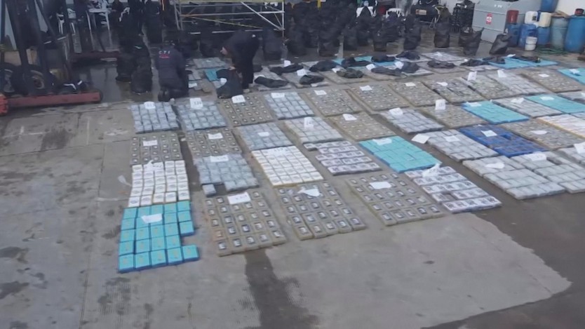 Hải quân Colombia bắt 4,5 tấn cocaine ngoài khơi Caribe - Ảnh 2.