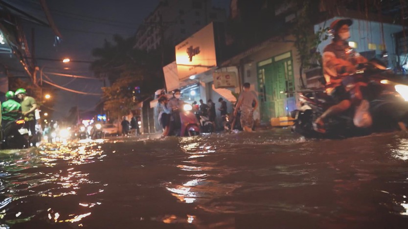 60 Giây ngày 6/12/2025 | Khu Nam TP. Hồ Chí Minh ngập sâu, triều cường vượt báo động 3 - Ảnh 6.