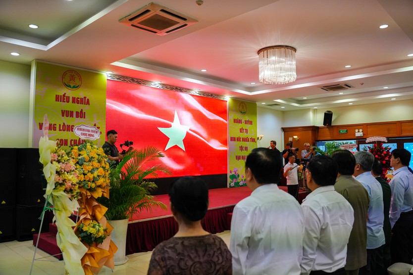 Đại hội dòng họ Hoàng - Huỳnh: “Kết tự - hun đúc nghĩa tình - tộc họ vạn đại vinh”  - Ảnh 1.