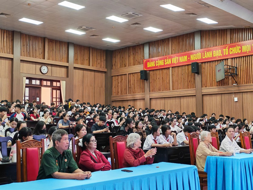 Viettel chiếu phim "Mưa đỏ" miễn phí cho học sinh, sinh viên tại TP. Hồ Chí Minh - Ảnh 5.